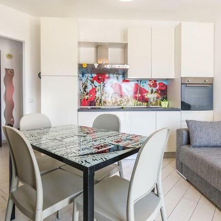 Appartamento Luigi Climatizzato Con Veranda Viddalba Luaran gambar