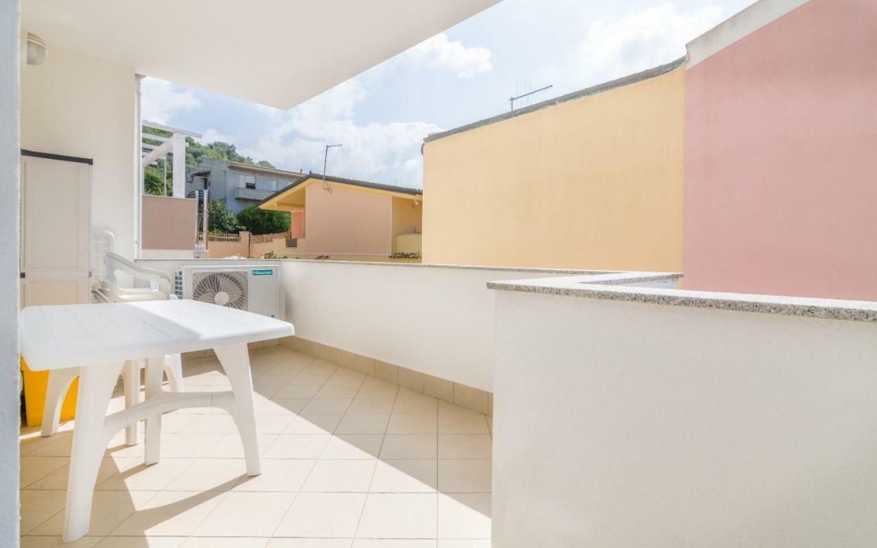 Appartamento Luigi Climatizzato Con Veranda Viddalba Luaran gambar