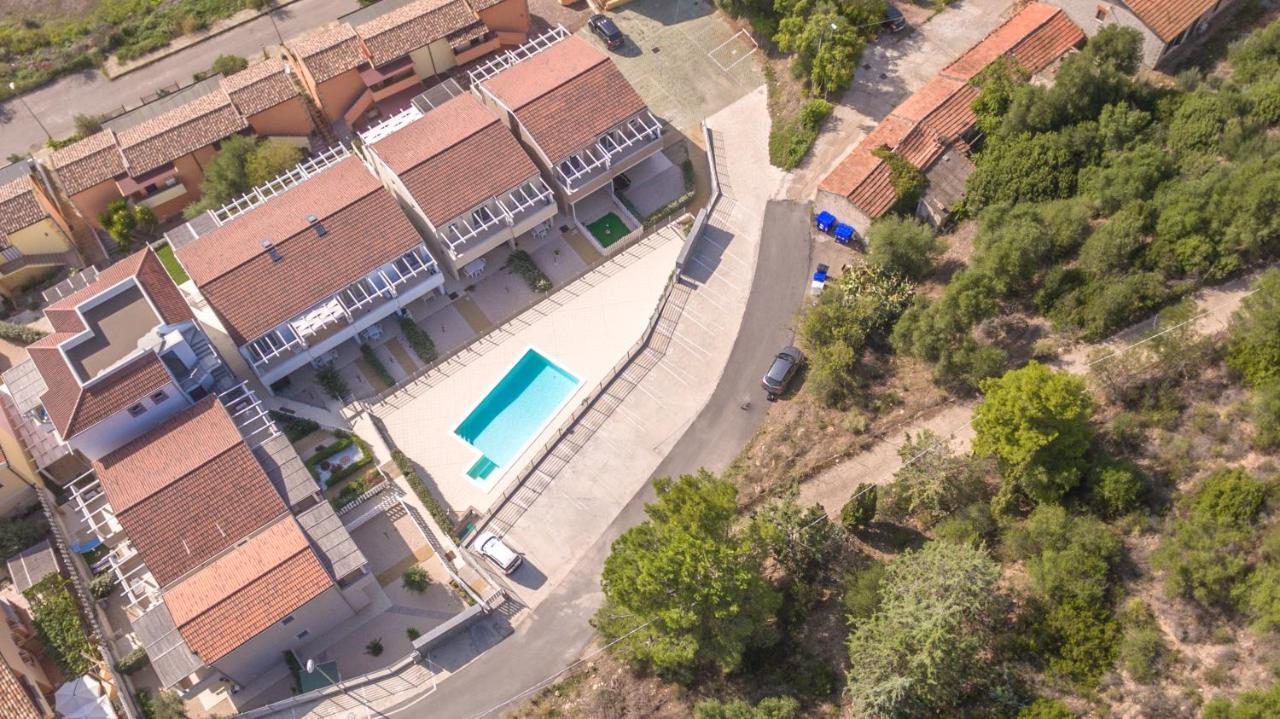 Appartamento Luigi Climatizzato Con Veranda Viddalba Luaran gambar