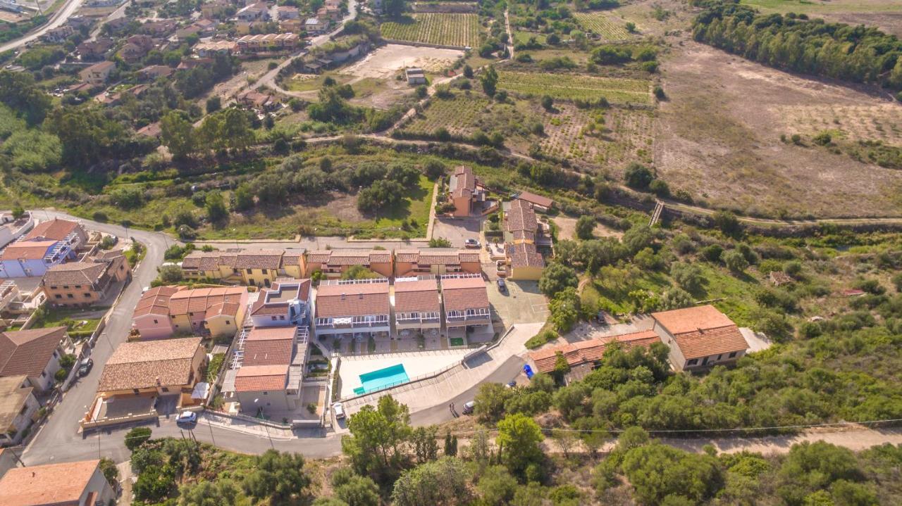 Appartamento Luigi Climatizzato Con Veranda Viddalba Luaran gambar