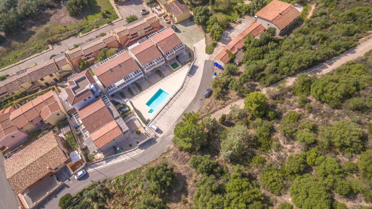Appartamento Luigi Climatizzato Con Veranda Viddalba Luaran gambar