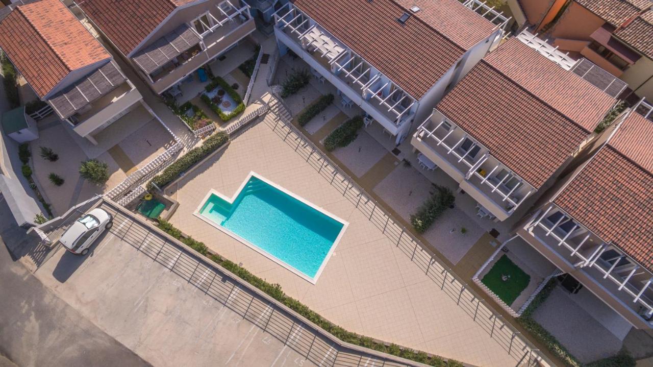 Appartamento Luigi Climatizzato Con Veranda Viddalba Luaran gambar